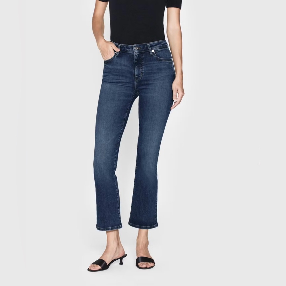 FRAME le crop mini boot jeans in color skywalk. Size 29
